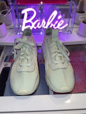 Reebok X Victoria Beckham Sneakers with Yellow Accent size 38.5